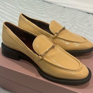 SARTO loafers size 6.5 (can fit 6.5 or 7)